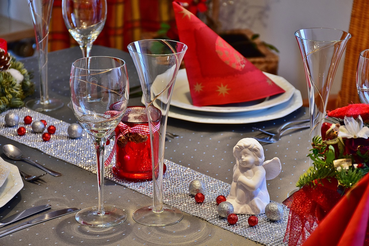 table-1930862_1280